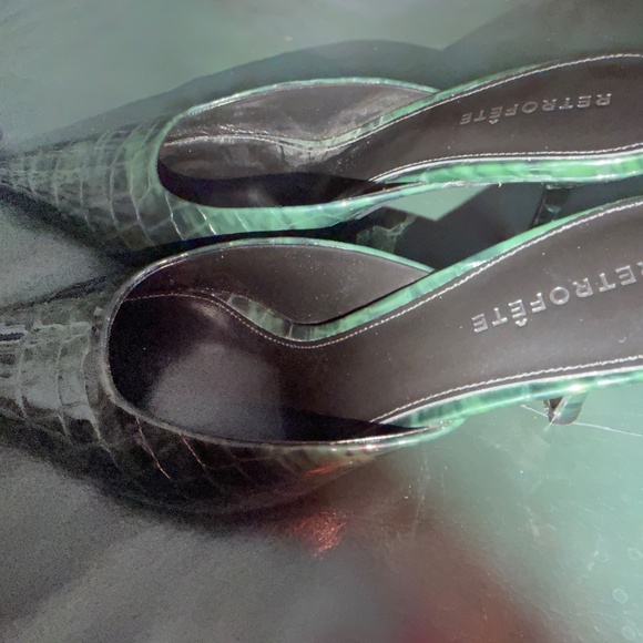 Shoes - Picture 2 of 6